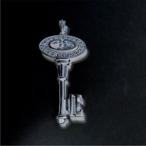 925 Sterling Silver - Vintage Estate Pendant - (4.3 grams)  Pandora Compatible